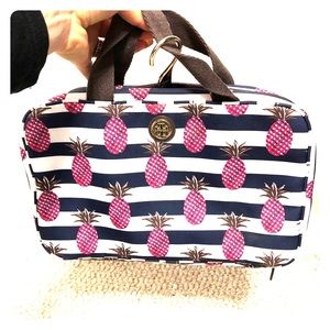 Cosmetic travel bags